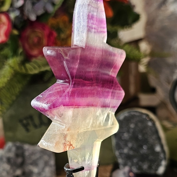 Beautiful Flourite Star Carving - Picture 3 of 12